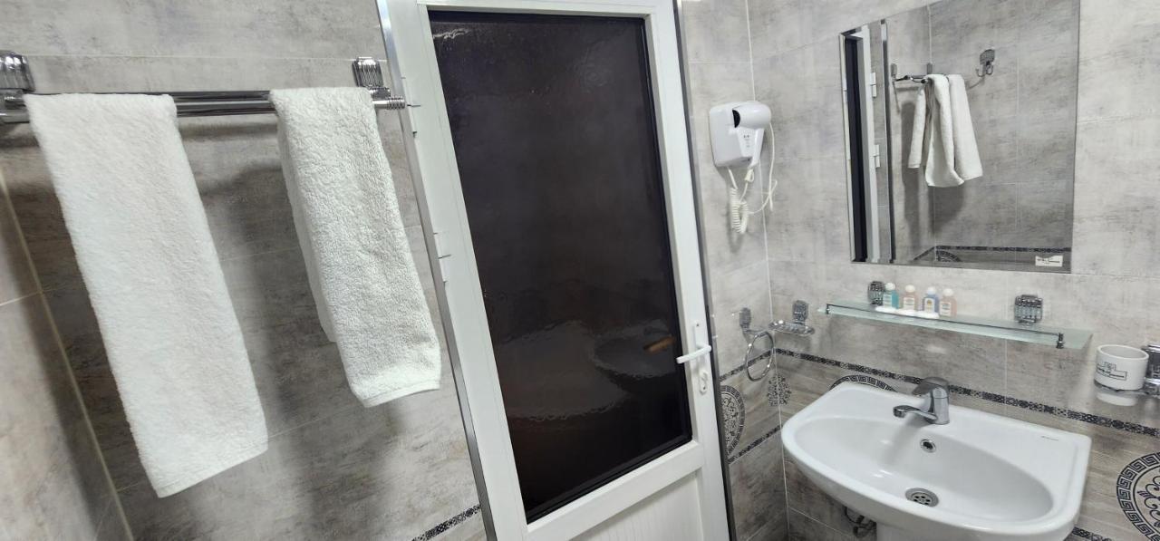סמרקנד Amirshox Guest House מראה חיצוני תמונה